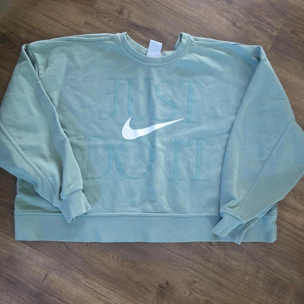 Nike Crop Crew Neck